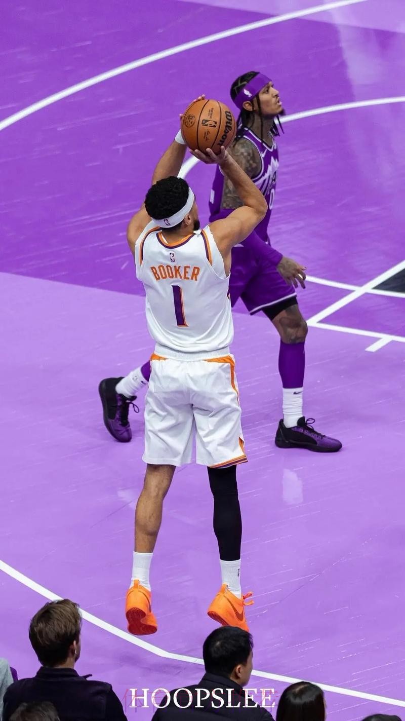 布莱克是本世纪首位单场至少25分5板5助3断且投篮90%+的后卫 布莱克是本世纪首位单场至少25分5板5助3断且投篮90%+的后卫