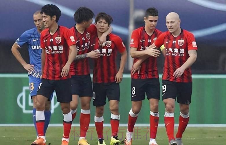 意外吗？上港官宣4名新援加盟，却引发球迷吐槽，心理落差极大！